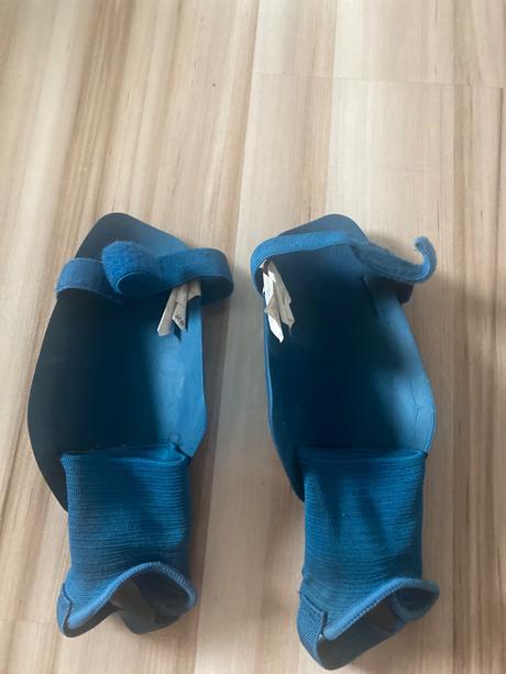 Chrániče na fotbal, 