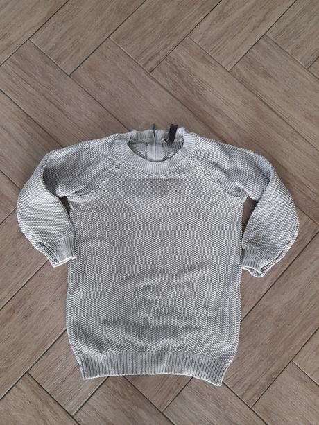 Šedý svetřík, 32