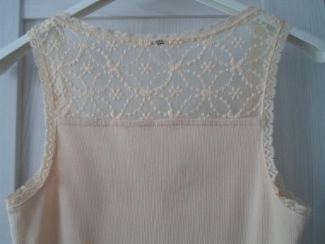 Růžové meruňkové tričko tílko s krajkou, s