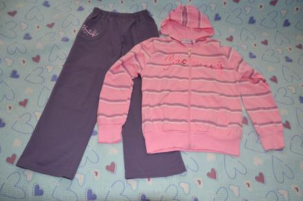 Růžovofialová tepláková souprava s flitry, 140