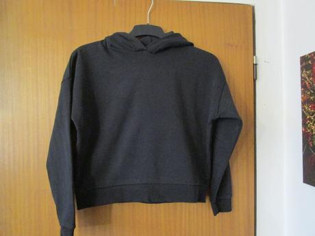 Černá oteplená mikina s kapucí, téměř nenošená, tesco,158