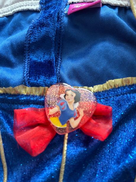 An18/ kostým sněhurka - v.7/8 let zn. disney, 