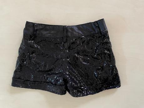 Flirtové černé kratásky, vel 10/11 let,, 146