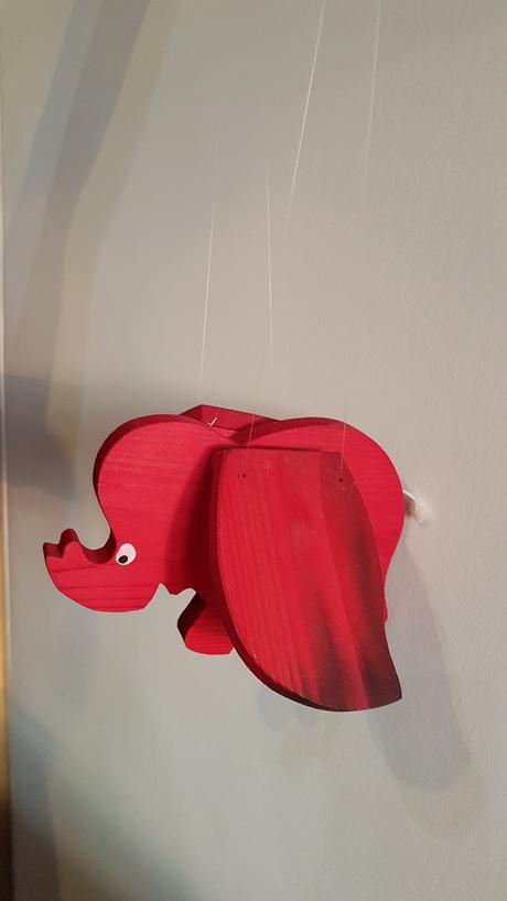 Dřevěný slon závěsný,