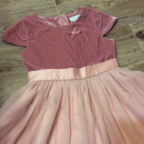 Slavnostní šaty s hodně bohatou tylovou sukní, john lewis,128