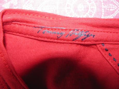 Dámské červené tričko s nápisem na hrudi th, tommy hilfiger,m