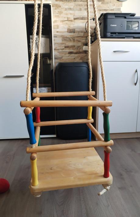 Celodřevěná dětská houpačka, 