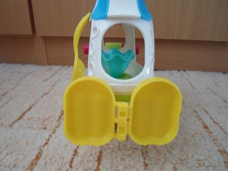 Play-doh pojízdný krámek na zmrzlinu,