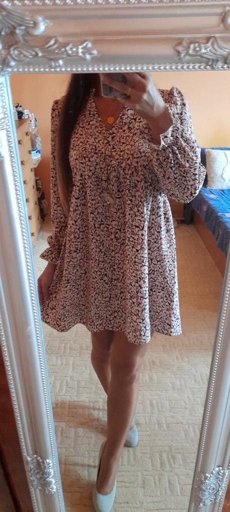 Vzorované krátké šaty s dlouhými rukávy, l