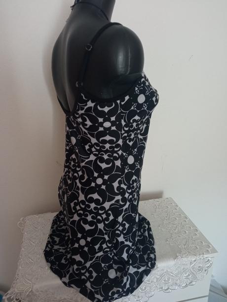 Dámské šaty velikost m, 38