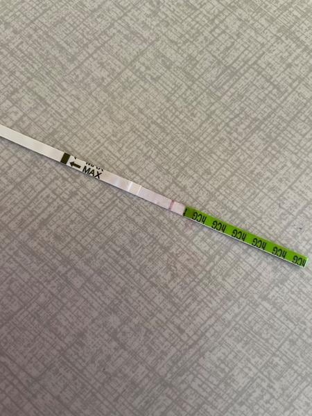 Příznaky těhotenství před menstruací? Bolest zad a slabé špinění.