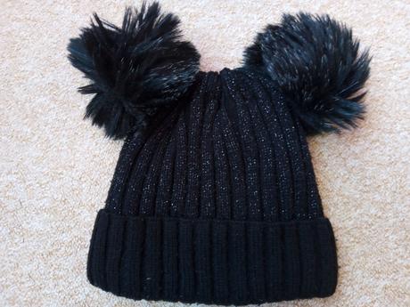 Čepice s bambulkami vel."3-5let", 