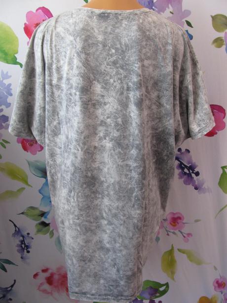 Letní šedé elastické tričko s pajetkami, 5xl