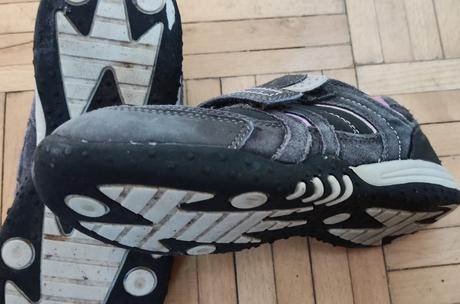 Dívčí tenisky vel. 33, 33