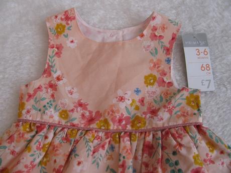 Letní šatičky s kytičkami v.3-6 měs., primark,68