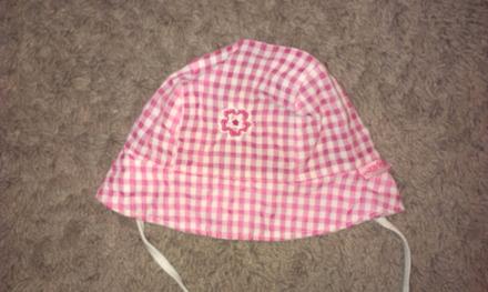 Klobouček s ochranou uší - zn. dráček, 62