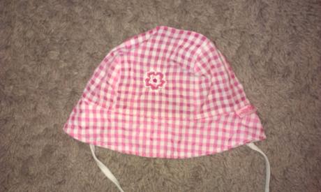 Klobouček s ochranou uší - zn. dráček, 62