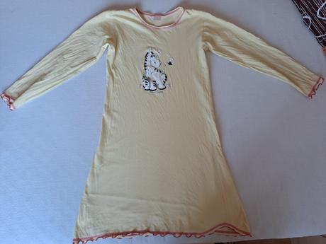 Dívčí noční košilka, vel. 152, 152