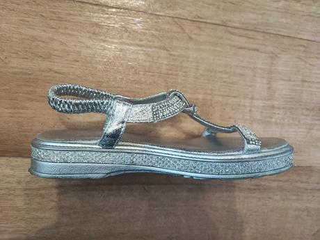 Stříbrné sandálky, 37