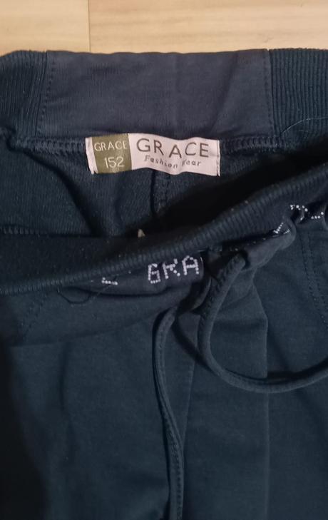 Tepláky, grace,152