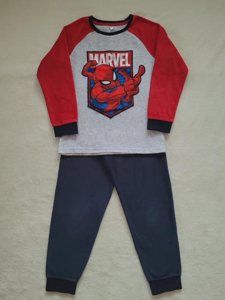 Teplé pyžamo se spidermanem, marvel,128