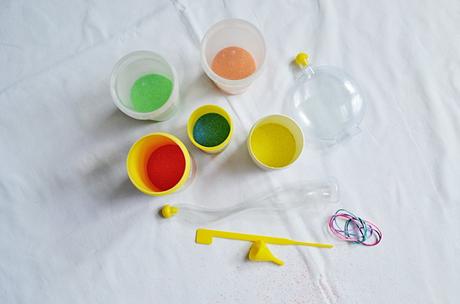 Výroba z písku - dekorační lahvičky,