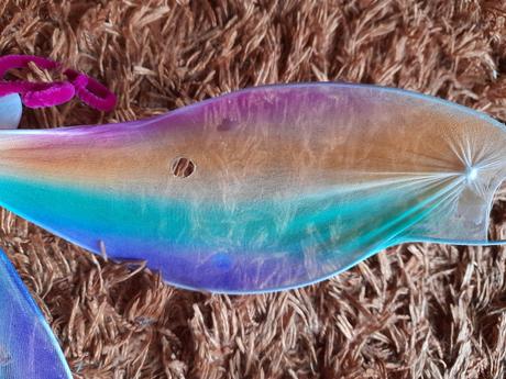 Křídla ii. barevná trochu poničená nošená,