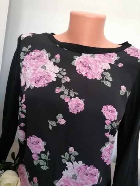 Svetřík s růžemi, 36