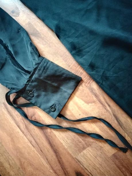 Jednoduché černé šaty  an'ge, m