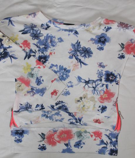 Va17 nápaditá mikina s květy 8-10 let, young dimension,134