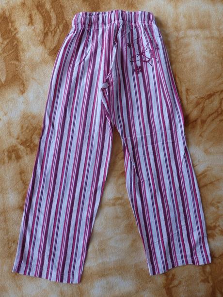 Pruhované kalhoty, 134