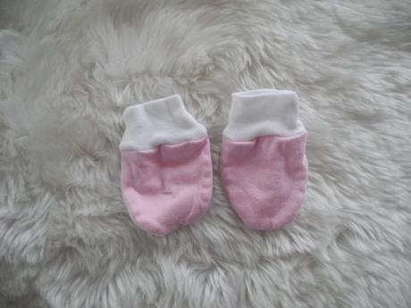 Kojenecké rukavice, 56