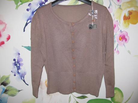 Propínací dámský svetřík s 3/4 rukávem, 32