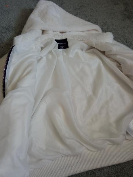 Chlupatková mikinobunda, fishbone,xs