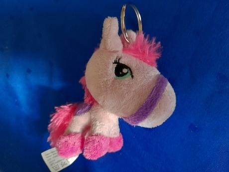 Krásný menší plyšový koník růžovofialkový,