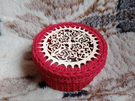 Háčkovaný košík, 