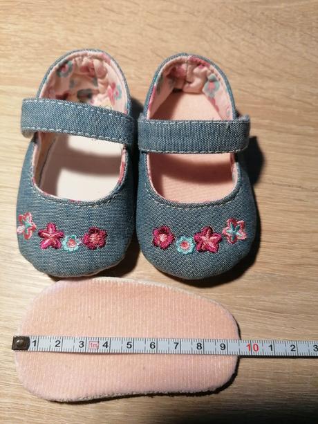 Capáčky - džínové baleriny s výšivkou, <17