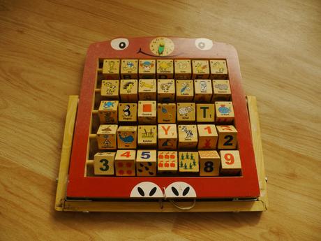 Pocitadlo drevene - pismena, cisla, obrazky/hodiny,