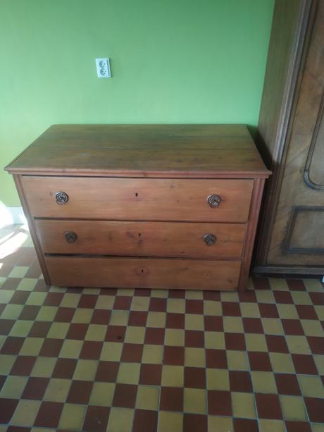 Komoda starožitná,