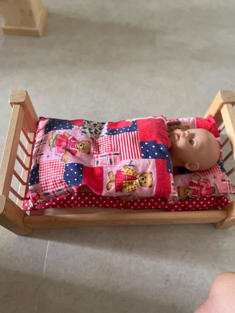 Postýlka pro panenku, 