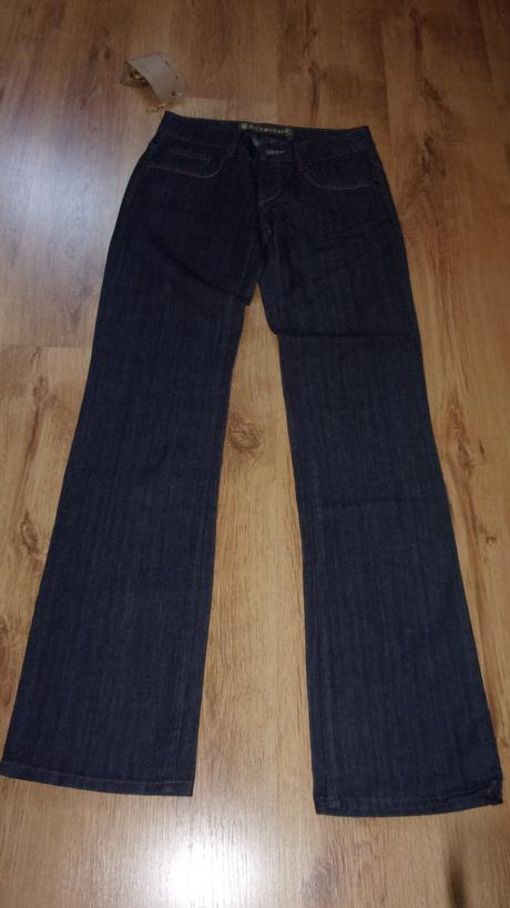 Nové džíny vel. s, včetně visačky, s
