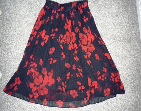 Plisovaná midi sukně s červenými květy orsay s-m, orsay,s