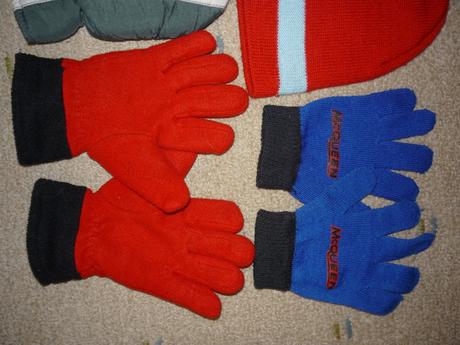3x rukavice + čepice cars vel 2-4let, 92