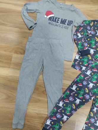 Pyžama s vánočním motivem, 116