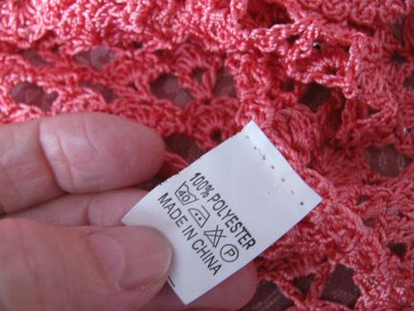 Bolérkový háčkovaný svetřík zdobený pajetkami, 110