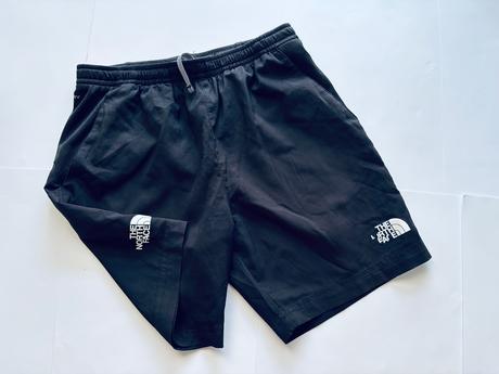 Kraťasy černé značkové - v.cca 7/8 let, 128