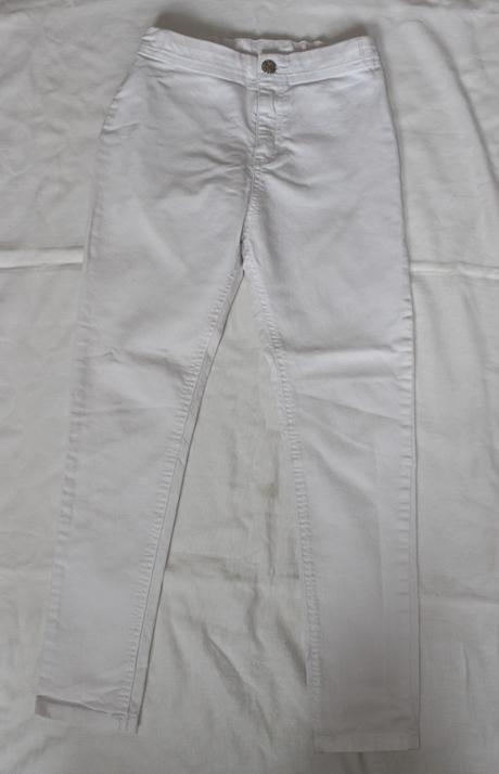 Ub51. bílé džegíny 9-10 let, f&f,140