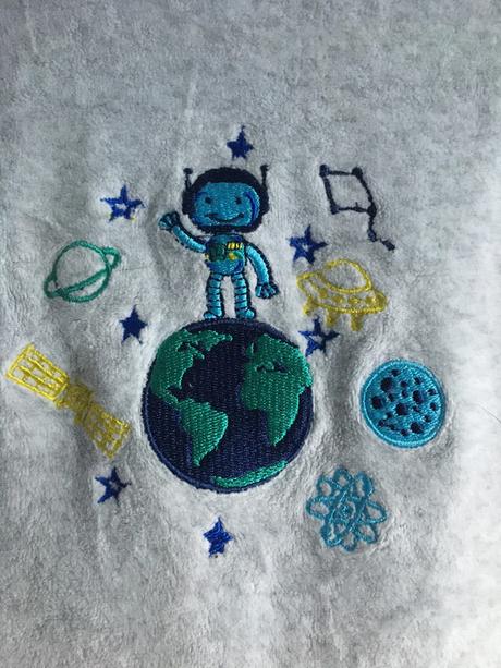 Vel. 62 sametové dupačky s kosmonautem, 62