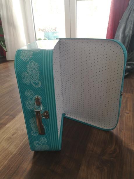 Kufřík na výtvarné potřeby, 