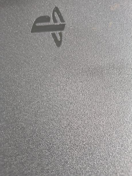 Sony playstation 4 slim, 500 gb , 2 ovladače+7her, 